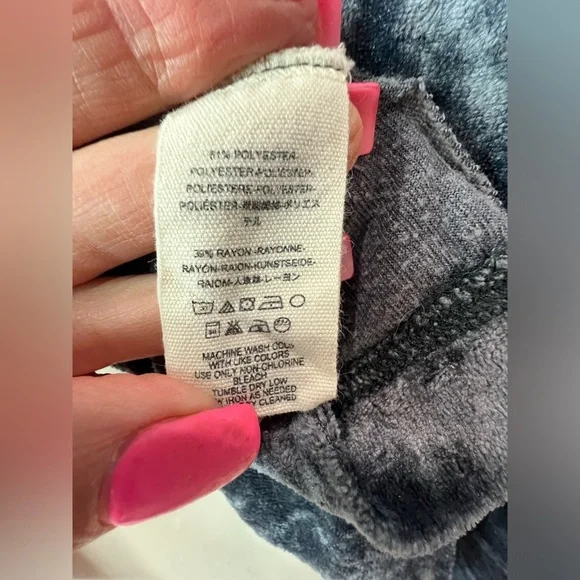 We The Free People Milan Blue crushed velvet top sweatshirt size Small - Picture 6 of 6